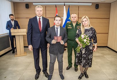 Андрей Иванов вручил Ордена Мужества семьям погибших при исполнении воинского долга участников СВО